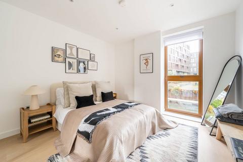 2 bedroom flat to rent, East Qrtr, Limehouse, London, E14