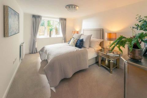 2 bedroom retirement property for sale, Apartment 16 at Heathlands Beaconsfield Road, Farnham Common SL2