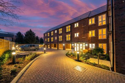 2 bedroom retirement property for sale, Apartment 14 at Highclere House 87 Great North Road, Hatfield AL9