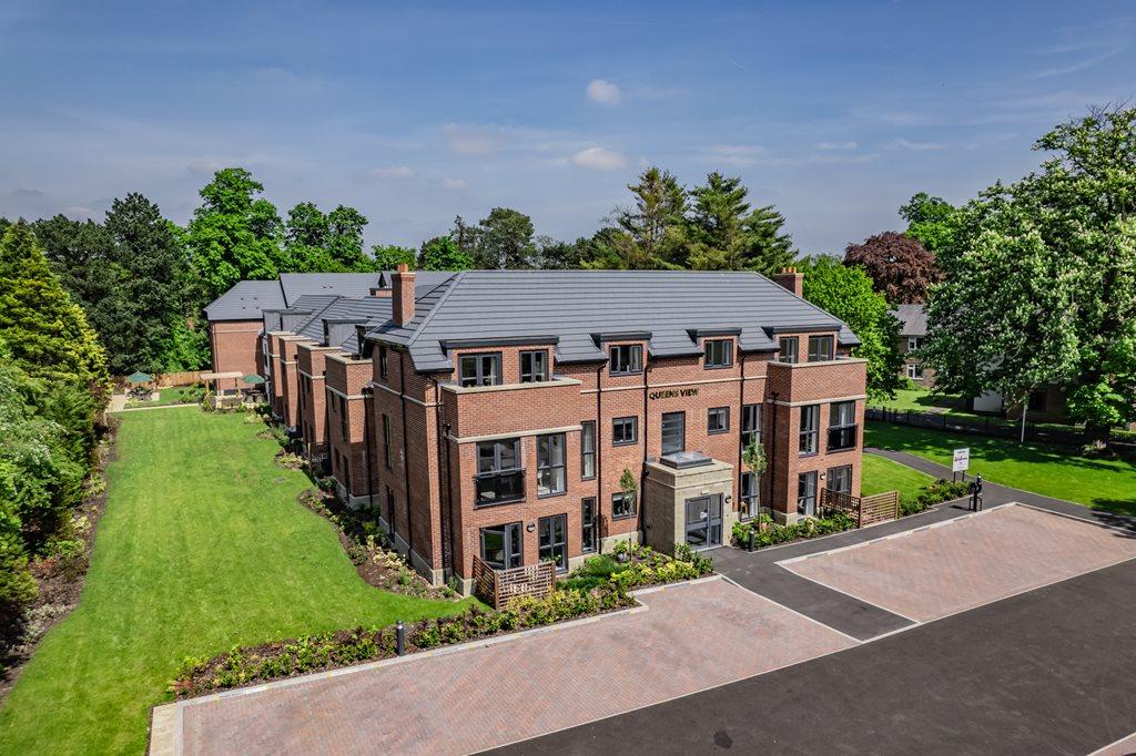 Queens View, Bramhall   Exterior 