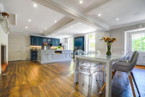 2, Theydon Priory Coopersale Lane, Theydon Garnon, Epping, CM16 7NU