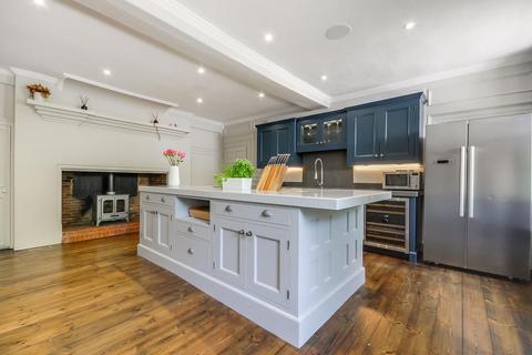 2, Theydon Priory Coopersale Lane, Theydon Garnon, Epping, CM16 7NU