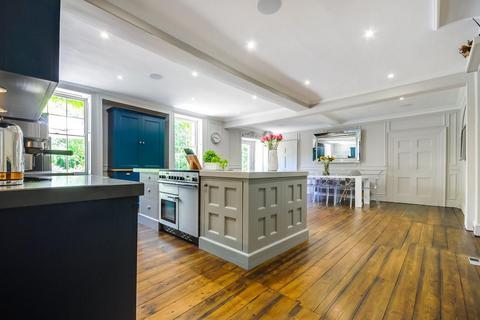 2, Theydon Priory Coopersale Lane, Theydon Garnon, Epping, CM16 7NU