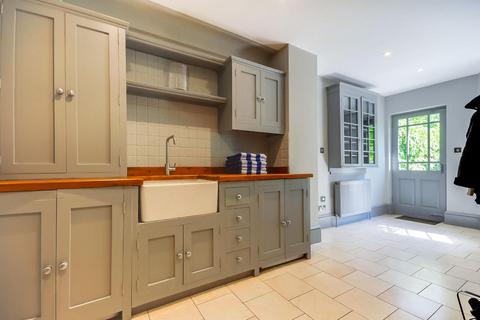 2, Theydon Priory Coopersale Lane, Theydon Garnon, Epping, CM16 7NU