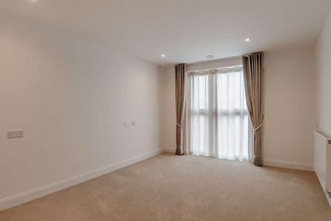 2 bedroom retirement property for sale, Apartment 39 at Goldwyn House Studio Way, Borehamwood WD6