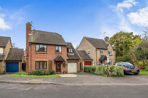 4 bedroom detached house for sale, Davies Drive, Devizes