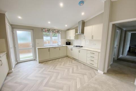 2 bedroom park home for sale, Oaktree Park, St Leonards, Ringwood