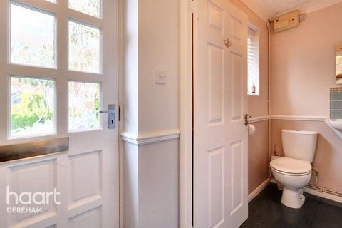 11 Bulrush Close, Scarning, Dereham, NR19 2UE