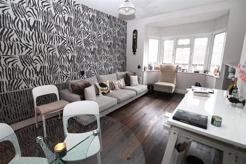 3 bedroom flat to rent, London, NW4