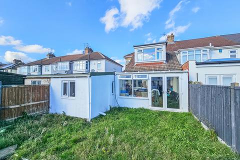 3 bedroom end of terrace house for sale, Woodfield Drive, Gidea Park, RM2