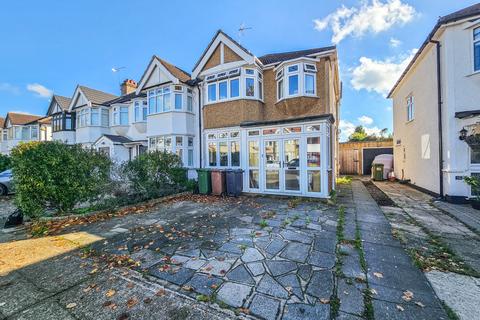 Woodfield Drive, Gidea Park, RM2