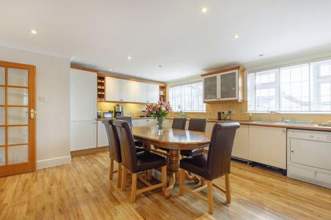 4 bedroom detached house for sale, Blackfen Road, Sidcup, DA15