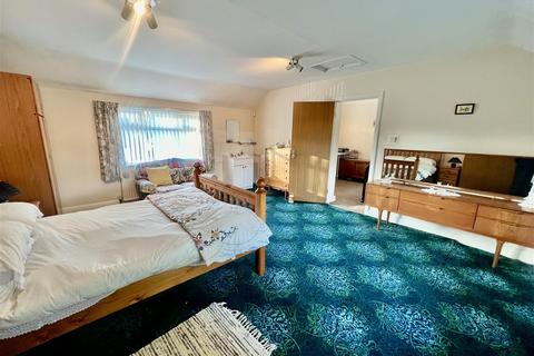 3 Pine Grove, Darlington, DL3 8JF