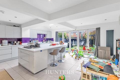 36 Armitage Close, Middleton, Manchester, M24 4PA