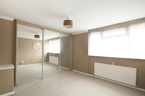 15 Ash Close, Slough, SL3 8EG
