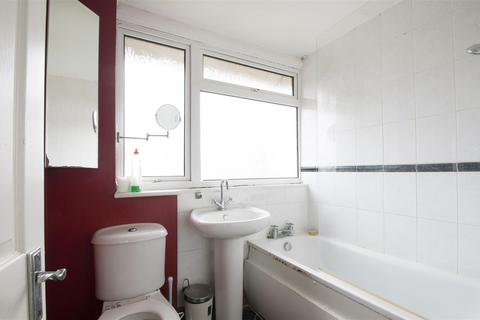 15 Ash Close, Slough, SL3 8EG