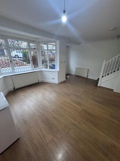 3 bedroom semi-detached house to rent, Cardrew Avenue, London, N12