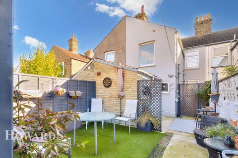 3 bedroom terraced house for sale, Beaconsfield Road, Lowestoft