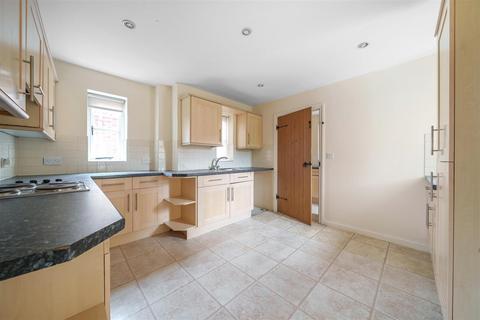 4 bedroom detached house for sale, High Street, Worton