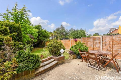 3 bedroom semi-detached house for sale, Ringwood Drive, North Baddesley, Hampshire
