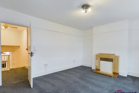 1 bedroom flat to rent, Cavendish Place, Eastbourne, BN21