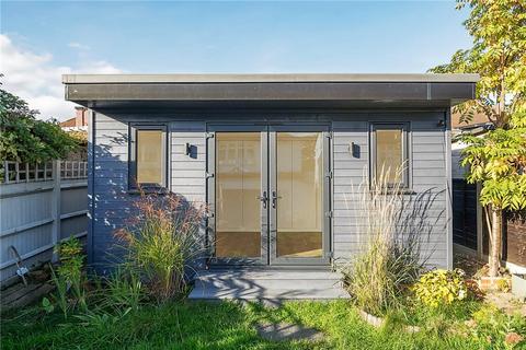 657 Rochester Way, London, SE9 1RJ