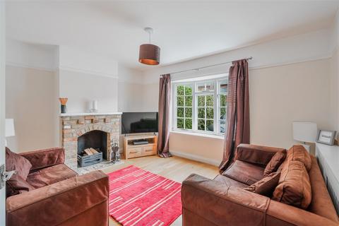 85 Albert Road, Epsom, KT17 4EQ