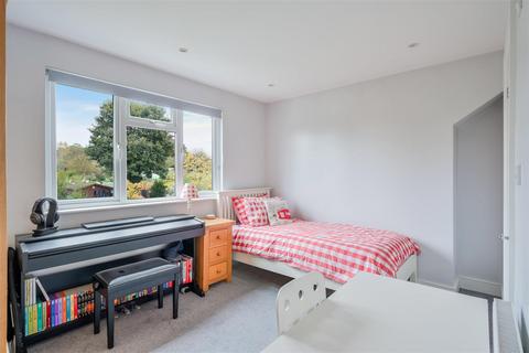 85 Albert Road, Epsom, KT17 4EQ