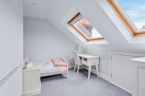 85 Albert Road, Epsom, KT17 4EQ