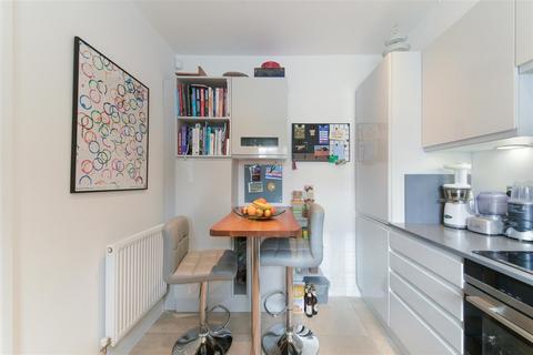 2 Osborne Close, Epsom, KT17 4BE