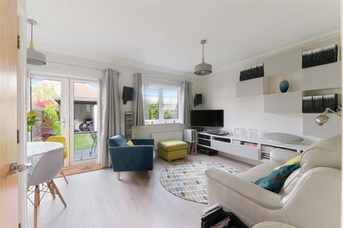 2 Osborne Close, Epsom, KT17 4BE
