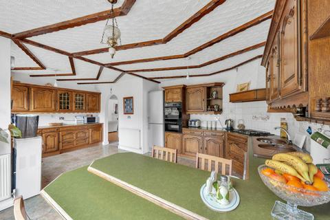168 Marvels Lane, London, SE12 9PJ