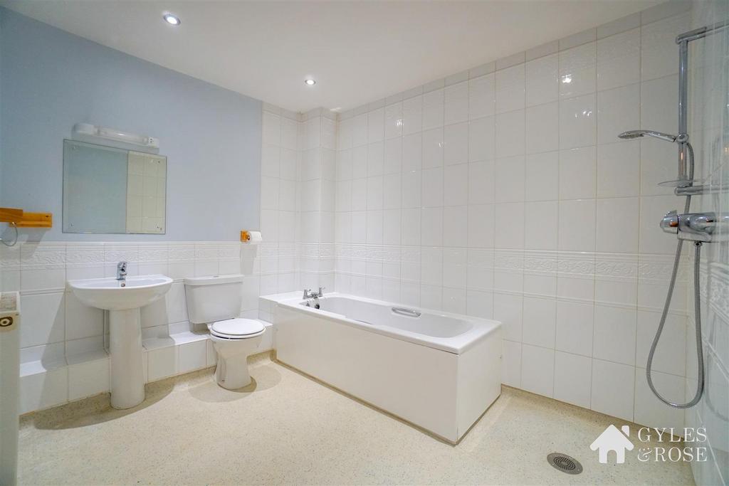 Wetroom + Bath