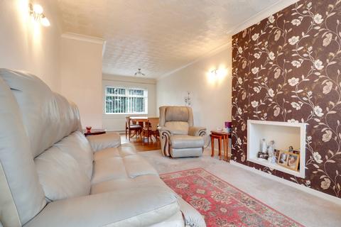 3 bedroom semi-detached house for sale, Wrenthorpe Road, Wrenthorpe, Wakefield, West Yorkshire, WF2