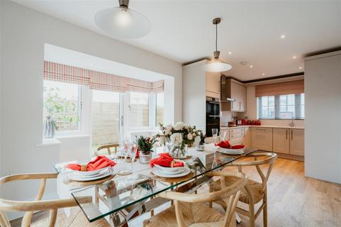 4 bedroom detached house for sale, Stanbridge Road, Haddenham, Buckinghamshire