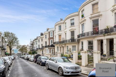 2 bedroom flat for sale, Brunswick Road, Hove, BN3 1DG