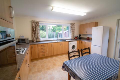 2 bedroom detached bungalow for sale, Cropthorne Road, Solihull B90