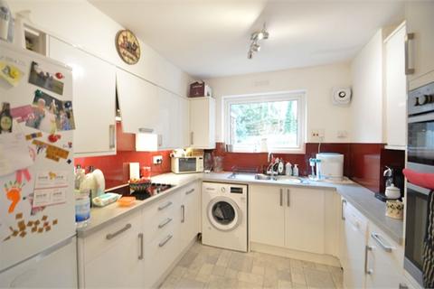 2 bedroom ground floor flat to rent, High Point, Weybridge, KT13