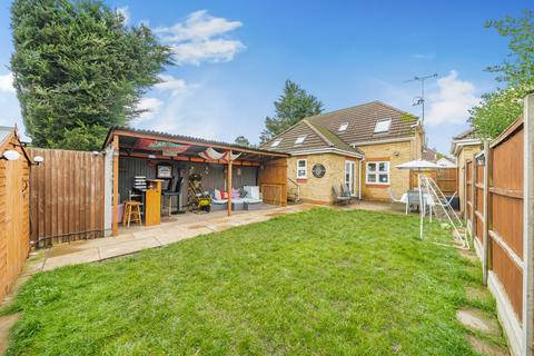 2 bedroom semi-detached house for sale, Chalet Close, Surrey TW15