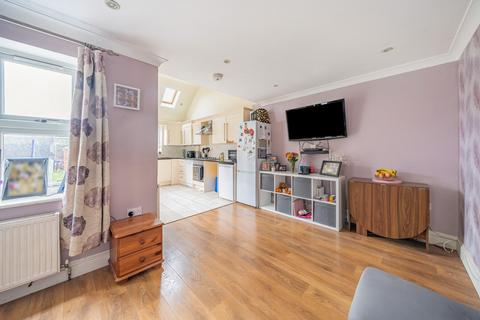 6 Chalet Close, Ashford, TW15 1JY