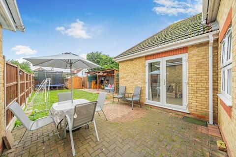 6 Chalet Close, Ashford, TW15 1JY
