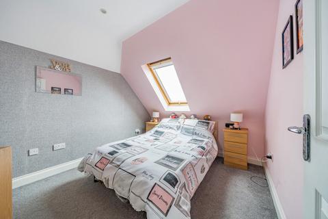 6 Chalet Close, Ashford, TW15 1JY