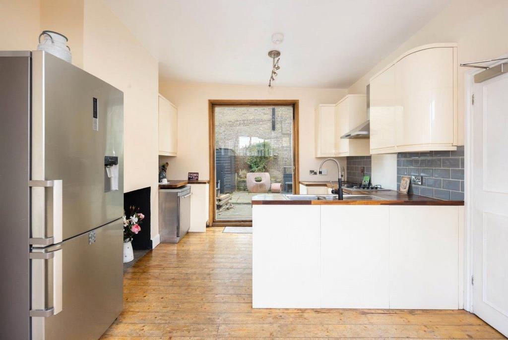 Living Room/Kitchen