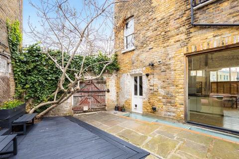 65 Barnet Grove, London, E2 7BH
