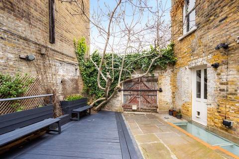65 Barnet Grove, London, E2 7BH