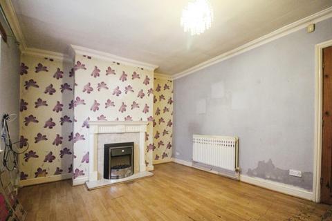 3 bedroom end of terrace house for sale, Owlcotes Terrace, Pudsey, LS28 7PF