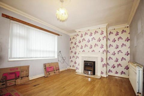 3 bedroom end of terrace house for sale, Owlcotes Terrace, Pudsey, LS28 7PF