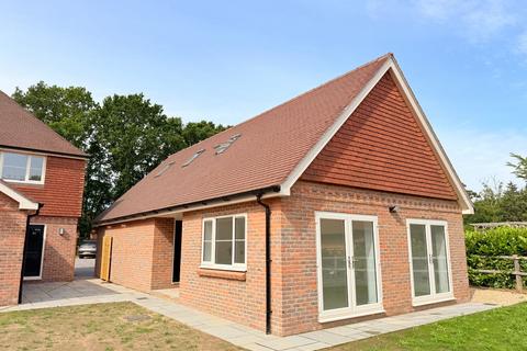 4 bedroom detached house for sale, Southwick Road, North Boarhunt, Fareham, PO17