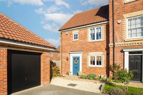 3 bedroom semi-detached house for sale, Ellis Gardens, Cambridge CB25