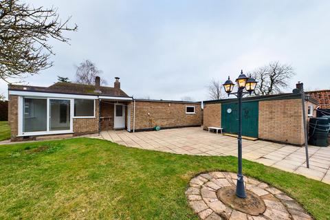 3 bedroom detached bungalow to rent, The Green, Bury St Edmunds, IP28